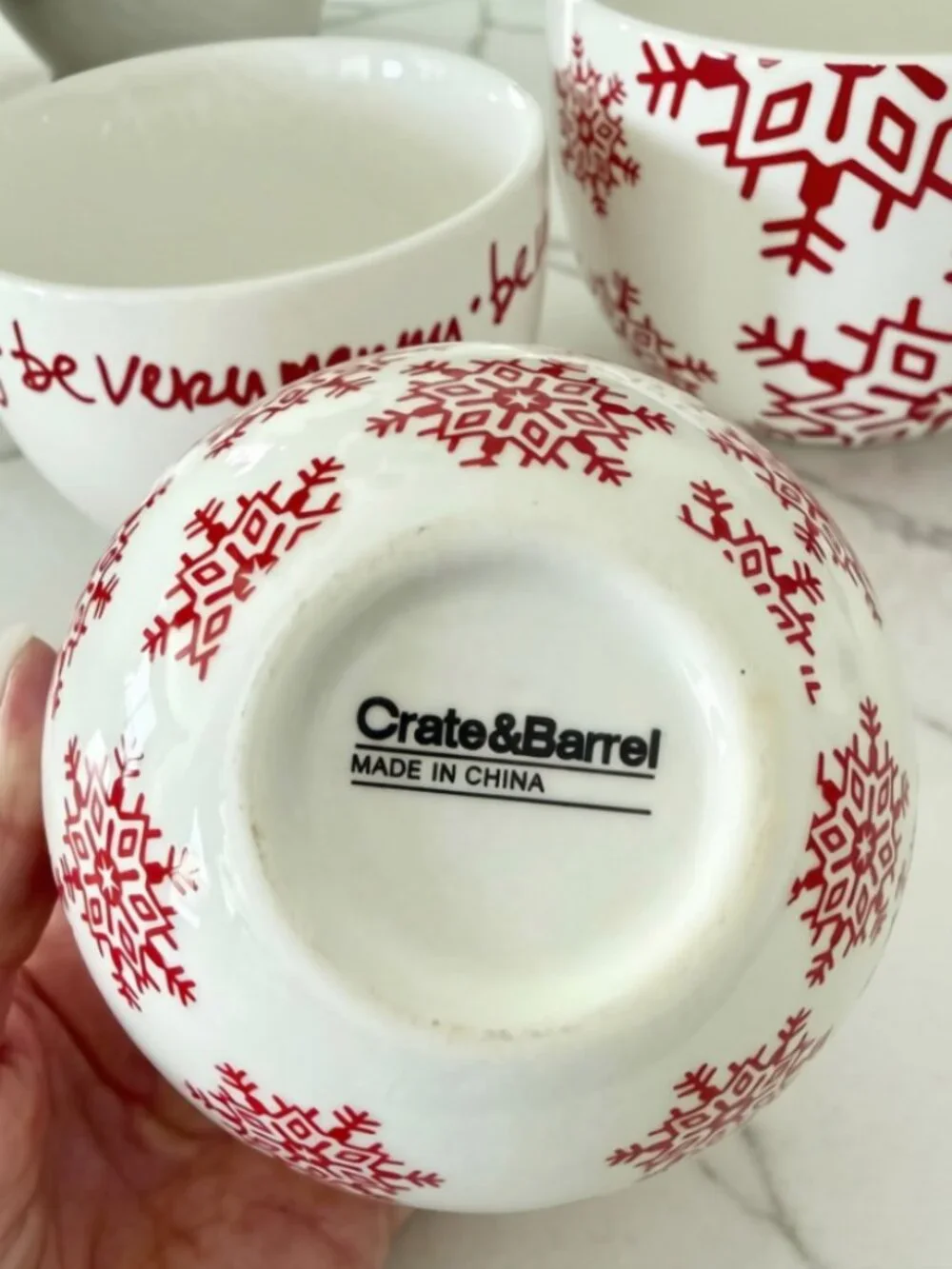 Crate & Barrel “Be Very Merry” Nesting Bowls – Set of 3